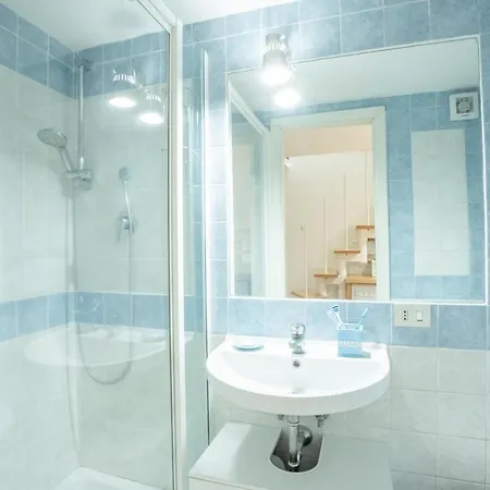 Guesthost - Quiet And Cozy Trastevere Hideaway Řím