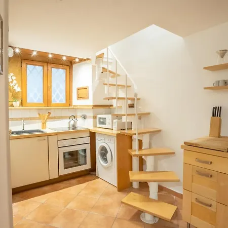 Guesthost - Quiet And Cozy Trastevere Hideaway Řím